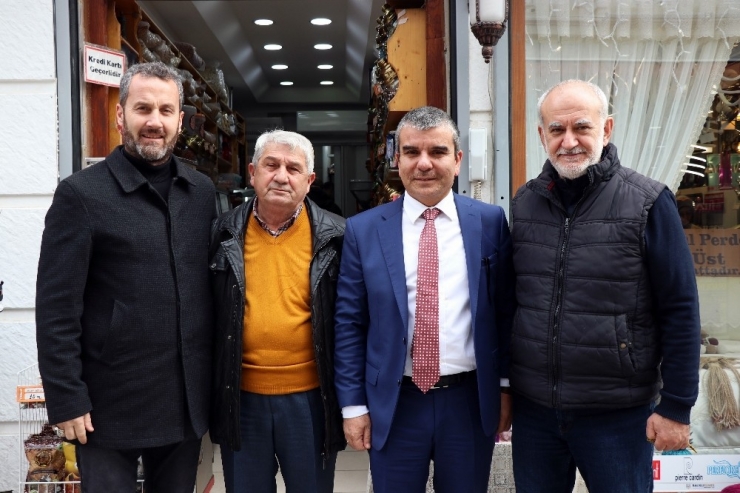 Özüm Esnaf Ve Eşraf Ziyaretlerini Sürdürüyor