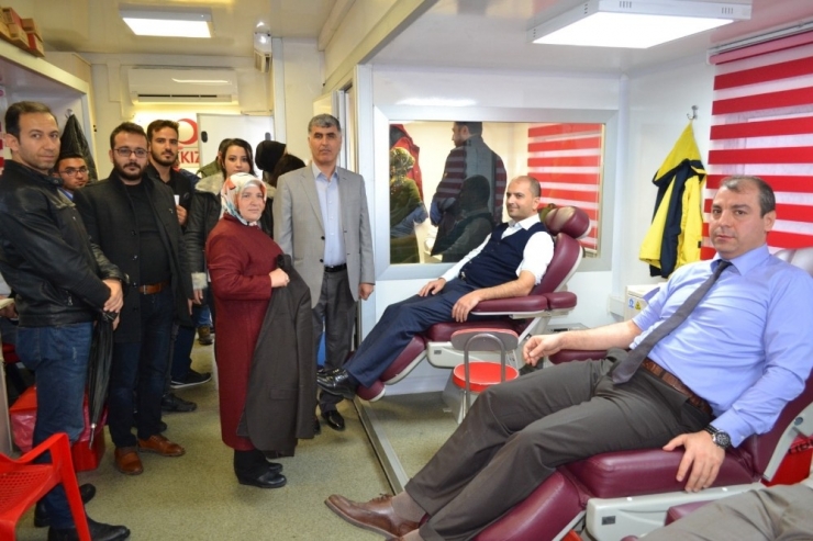 Ak Partililer Kan Ver Hayat Kurtar” Kampanyasına Katıldı