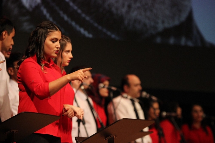 Görme Ve İşitme Engelliler Duygulara Hitap Etti