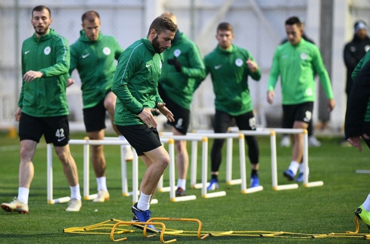 Atiker Konyaspor’da, Trabzonspor Mesaisi Sürüyor