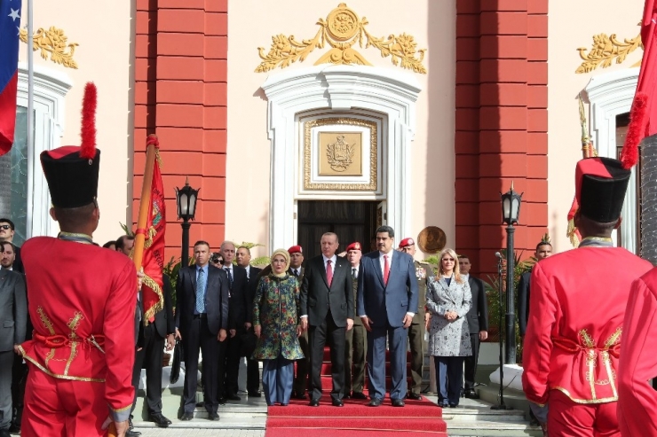 Cumhurbaşkanı Erdoğan Venezuela’da Resmi Törenle Karşılandı