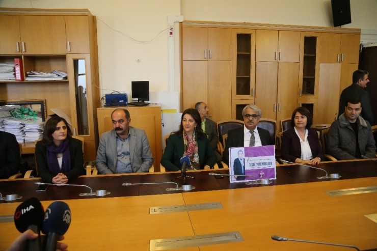 Hdp Milletvekilleri Öcalan İçin Tbmm’de Açlık Grevine Başladı