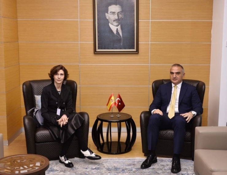 Bakan Ersoy’un İkili Görüşmelerinde İlginç Diyaloglar