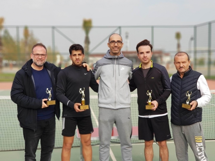 Salihli’de Nefesleri Kesen Tenis Turnuvası