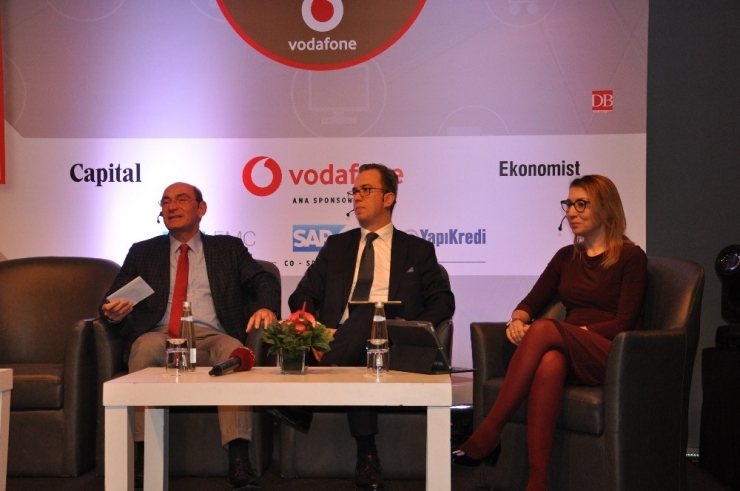 Endüstri 4.0 Zirvesi’nde Yeni İş Yapma Modelleri Ve Üretim Metotları Konuşuldu