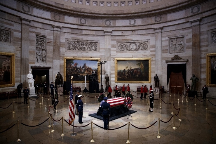 Abd, Baba Bush’a Veda Ediyor