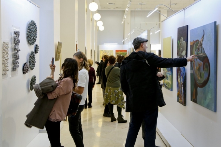 106 Sanatçı ‘Bir Grup İnsan’ Sergisinde Buluştu