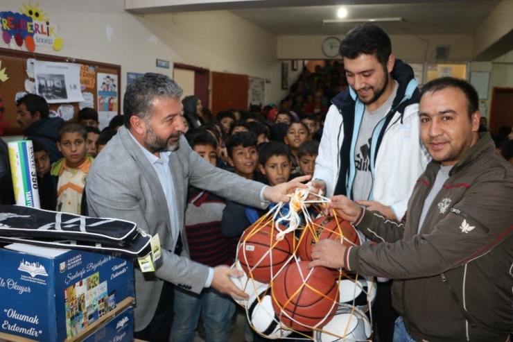 Büyükşehir Belediyesi, Kırsal Mahalle Okulunun Yardım Çağrısına Yetişti