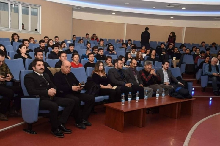 Esogü’de “Türklerin Eski Çağları” Paneli Düzenlendi