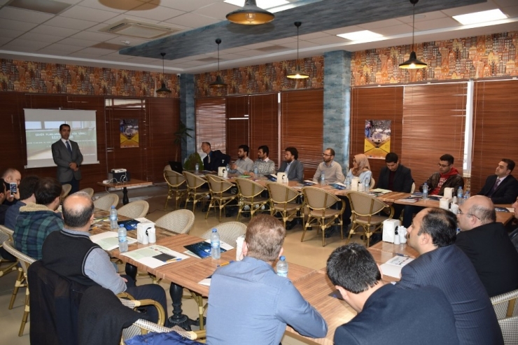 Hrü’de Şehircilikte Geotasarım Ve Sanal Gerçeklik Çalıştayı Yapıldı