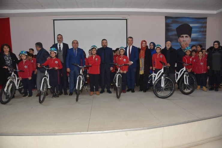 İzmit’te 168 Öğrenci Daha Bisikletine Kavuştu