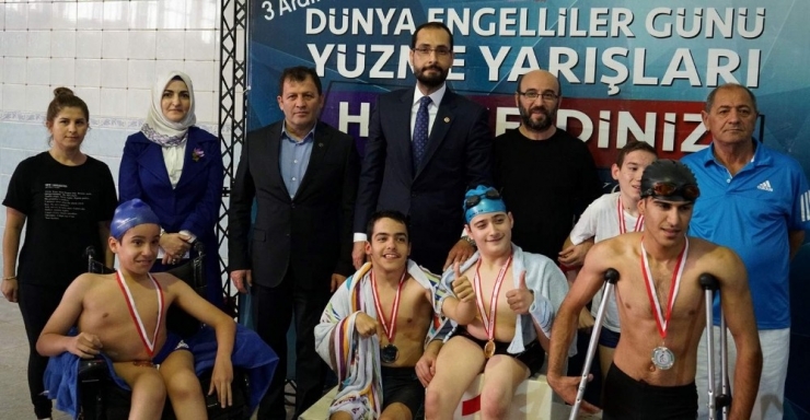 Siirtli Bedensel Ve İşitme Engelli Sporculardan Madalya