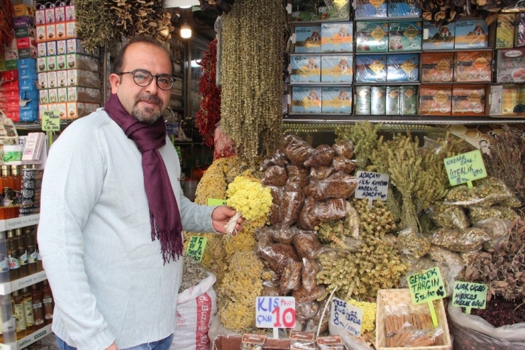 Gribal Enfeksiyon İçin Hastalar Aktarlara Yöneldi