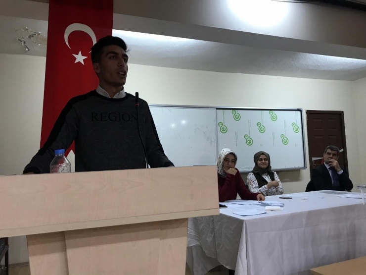 Malazgirtli Demir Yeniden Öğrenci Temsilcisi Oldu