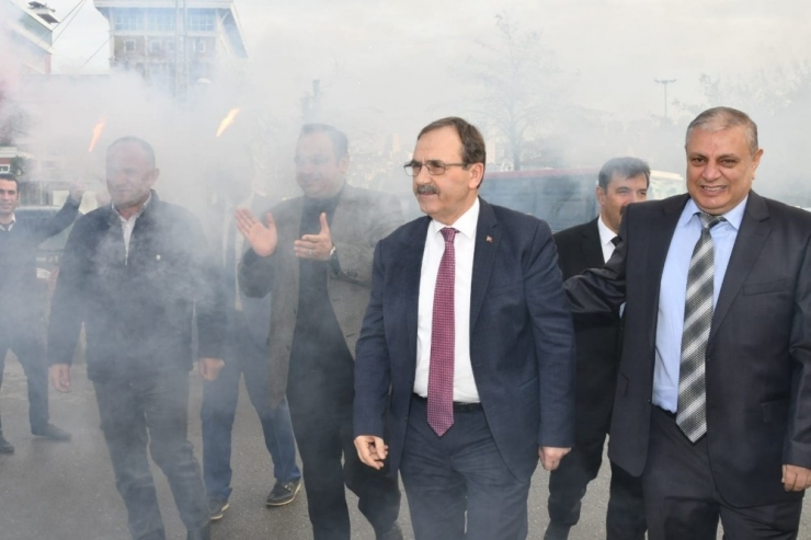 Başkan Zihni Şahin’den Halk Otobüsçülerine “Plaka” Müjdesi