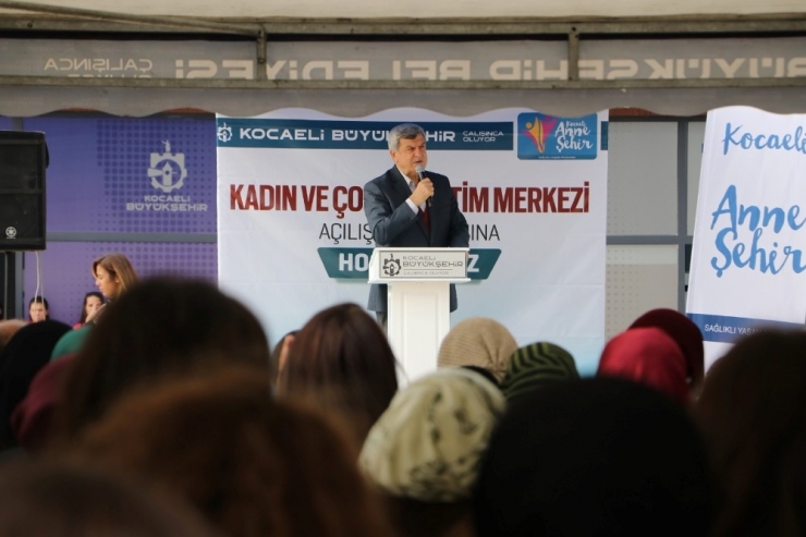Yıldız Konutları Kadın Ve Çocuk Eğitim Merkezi Açıldı