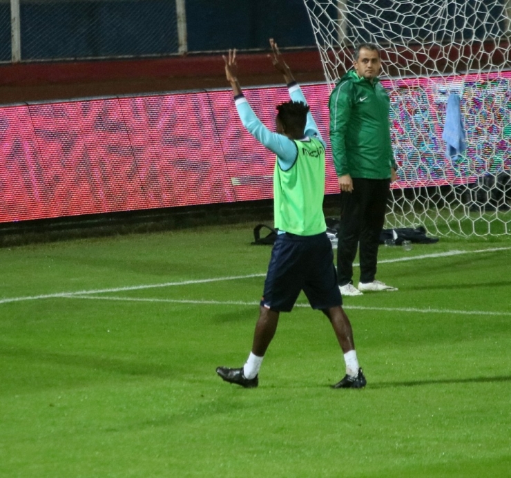 Ziraat Türkiye Kupası: Adana Demirspor: 0 - Medipol Başakşehir: 0 (İlk Yarı Sonucu)