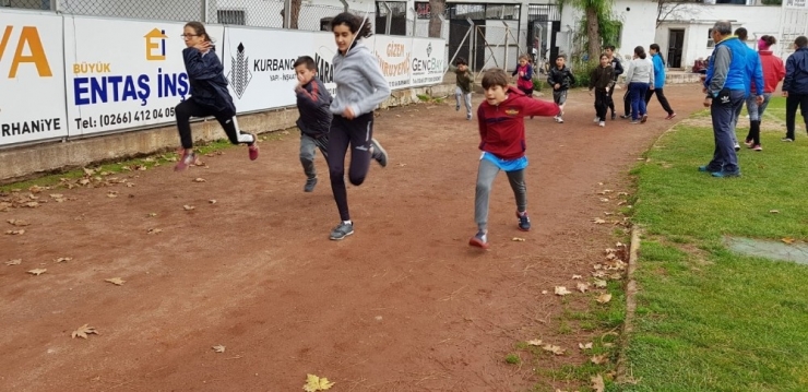 Burhaniyeli Öğrenciler Atletizmde İddialı Oldu