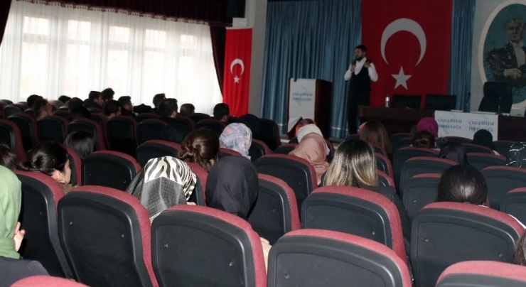 Çizgi Ötesi Topluluğu’ndan Söyleşi Etkinliği