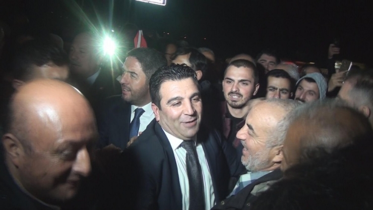 Chp’nin Başkan Adaylarına Coşkulu Karşılama