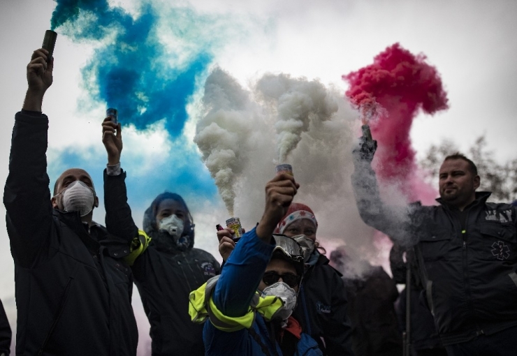 Zafer Sarı Yeleklileri Durdurmuyor, Fransa’da Eylemler Artmaya Devam Ediyor