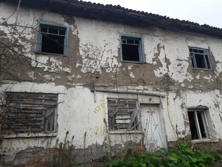 Metruk Binalar Yıkılıyor