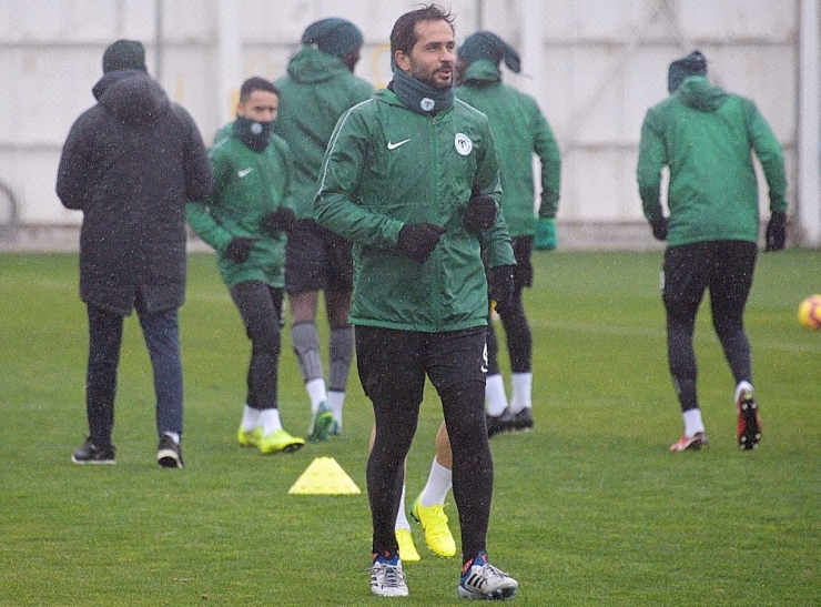 Atiker Konyaspor’da, Trabzonspor Maçı Hazırlıkları Sürüyor