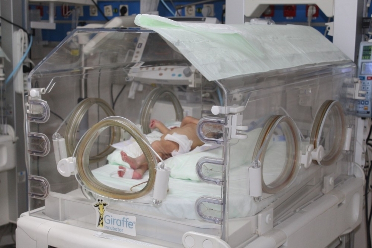 Bebeğin Kalçasından Ağırlığınca Kitle Alındı