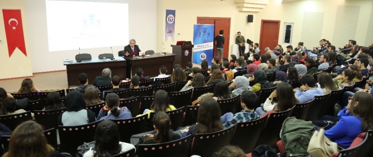 Kariyer Günlerinde Öğrencilere Altın Tavsiyeler