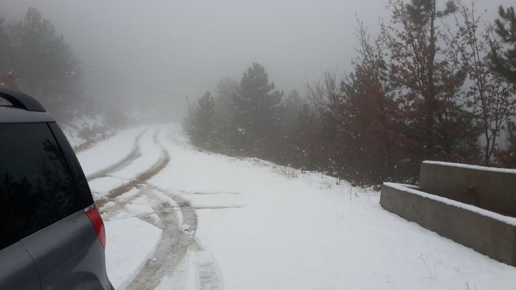 Akdağ’da Kar Kalınlığı 10 Santimetreye Ulaştı