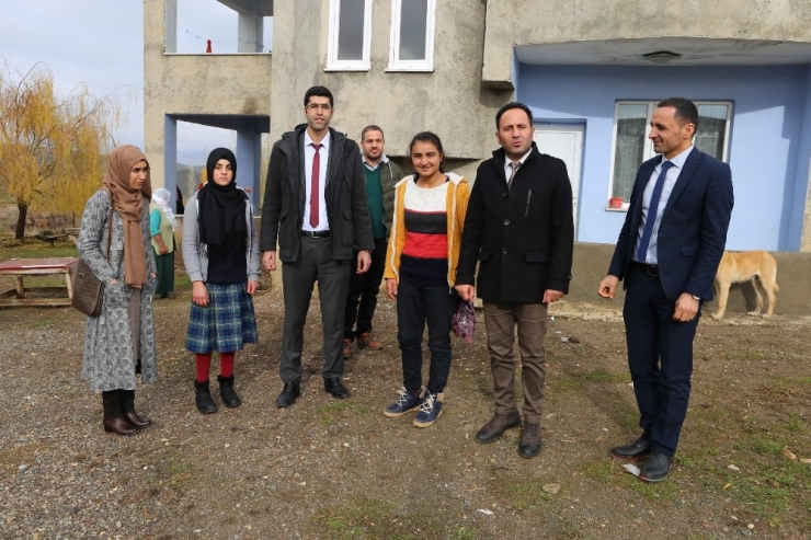 Aileleri İkna Edilen Kız Çocukları Okula Kazandırılıyor