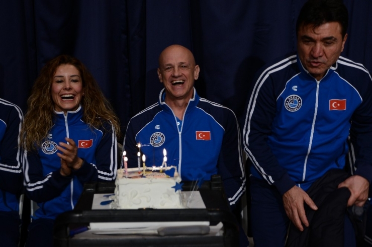 Arkas Spor’da Glenn Hoag’a Doğum Günü Sürprizi