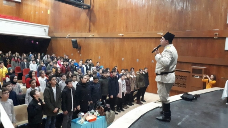 Şuhut’lu Araştırmacı Yazar Akalın Gönüllü Seminerlerine Devam Ediyor