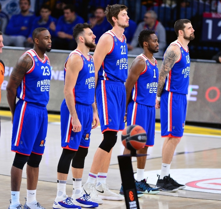Thy Euroleague: Anadolu Efes: 82 - Real Madrid: 84