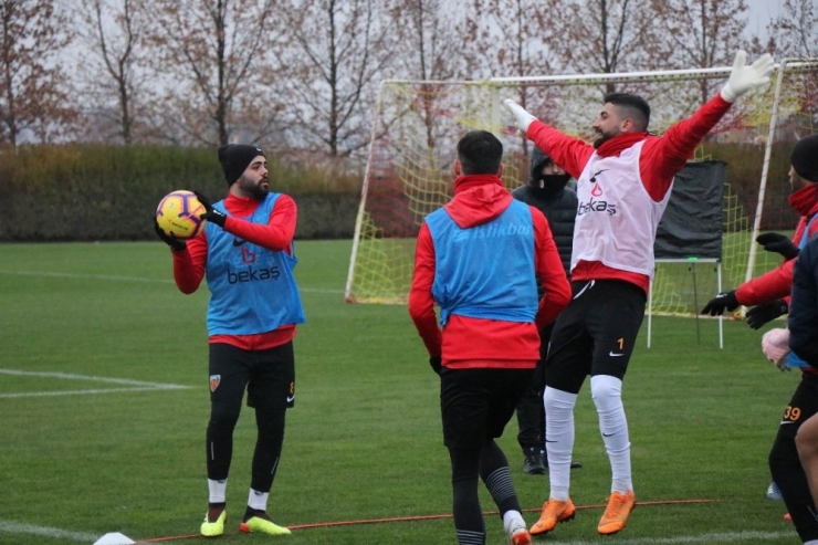 Kayserispor’da Kasımpaşa Mesaisi Sürüyor