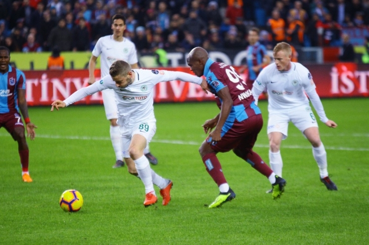 Spor Toto Süper Lig: Trabzonspor: 0 - Atiker Konyaspor:0 (İlk Yarı)