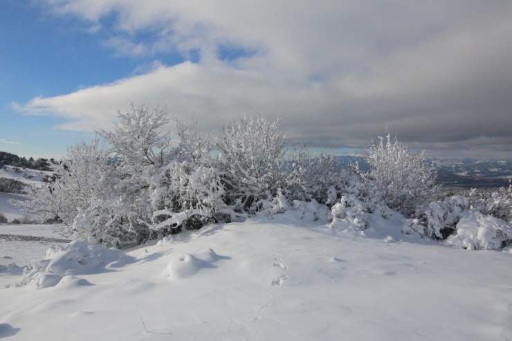 Uşak’ta Kar Yağışı Sonrası Kartpostallık Görüntüler