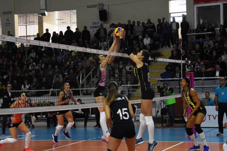 Vestel Venus Sultanlar Ligi: Çanakkale Belediyespor: 0 - Fenerbehçe: 3