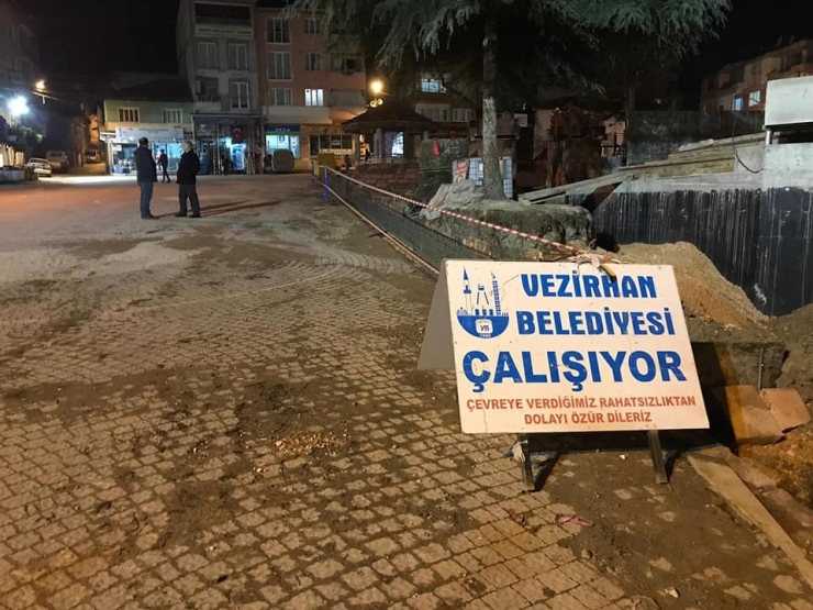 Vezirhan Belediyesi Çalışmalarına Gece De Devam Ediyor