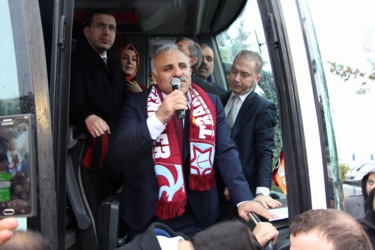 Ak Parti Trabzon Büyükşehir Belediye Başkan Adayı Zorluoğlu’na Coşkulu Karşılama