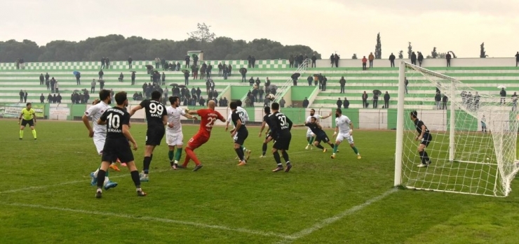 Salihli Belediyespor: 1 - Yıldırım Belediyespor: 3