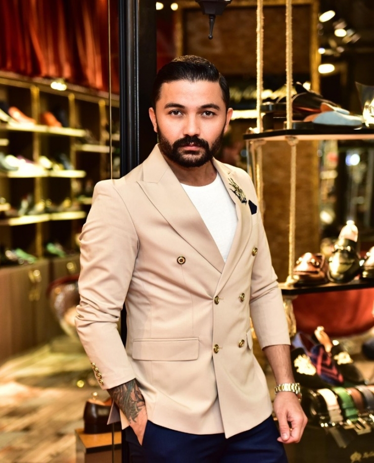 İz Bırakan Türk Tasarımcı Onur Ateş’in Hedefi Dünya Pazarı