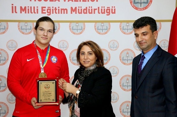 Dünya Şampiyonu Öğrenci Muğla’da Ödüllendirildi