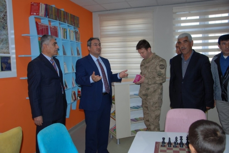 Kocaköy’deki Bir Köyde 2 Bin Kitaplık Z Kütüphane Açıldı