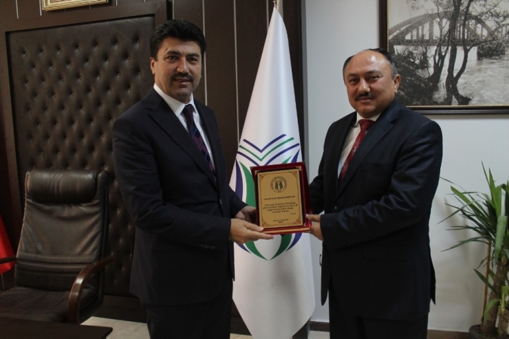 Teknoloji Fakültesi Dekanlığına Yusuf Çay Atandı