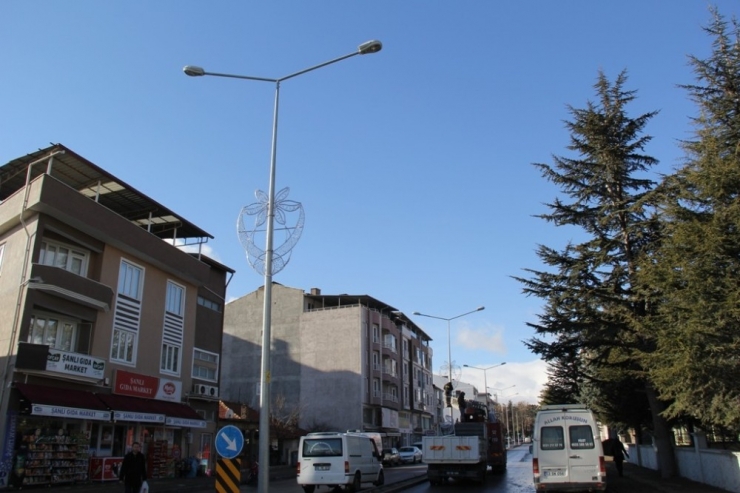 Afyon Caddesinde Işıklandırma Çalışmaları
