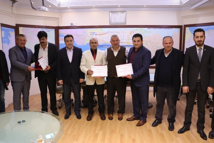 Davranışları İle Örnek Olan Sürücülere Büyükşehir’den Ödül