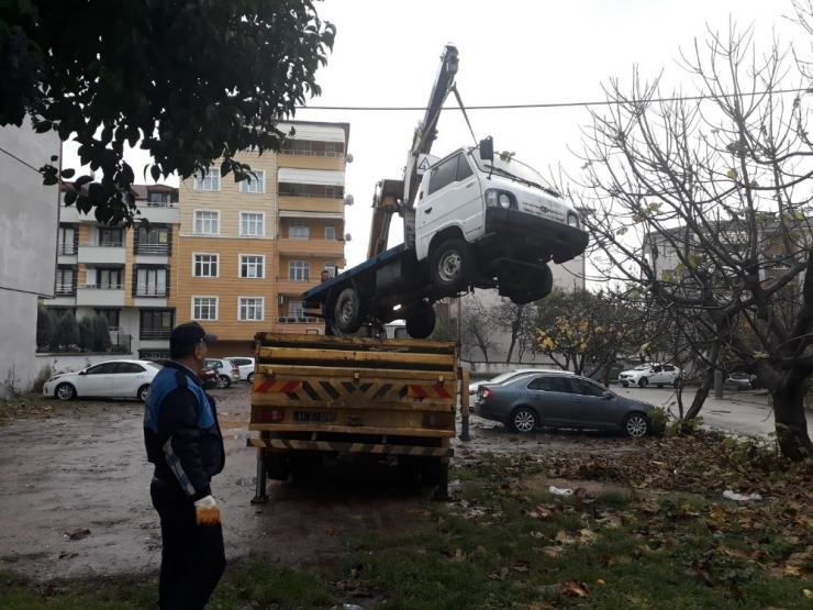 Körfez’de Hurda Araçlar Kaldırılıyor