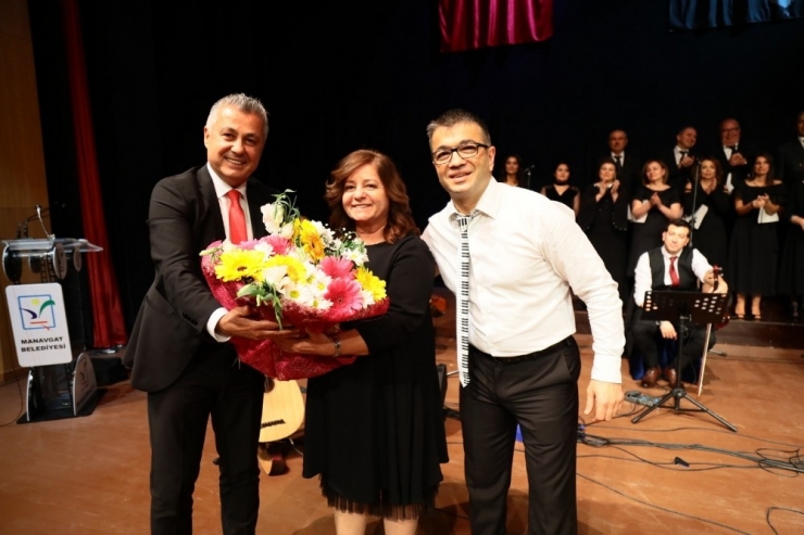 Manavgat Belediyesi Tsm Korosu’ndan ‘Gönül Şarkıları’