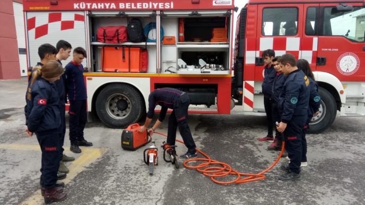 Liseli İtfaiyeciler